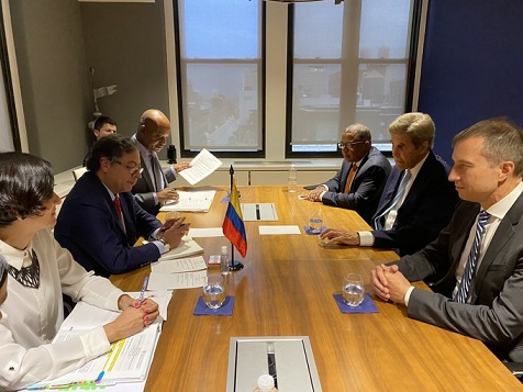 Presidente Petro se reunió con John Kerry y trataron los telas de la paz total en Colombia y protección de la Amazonía