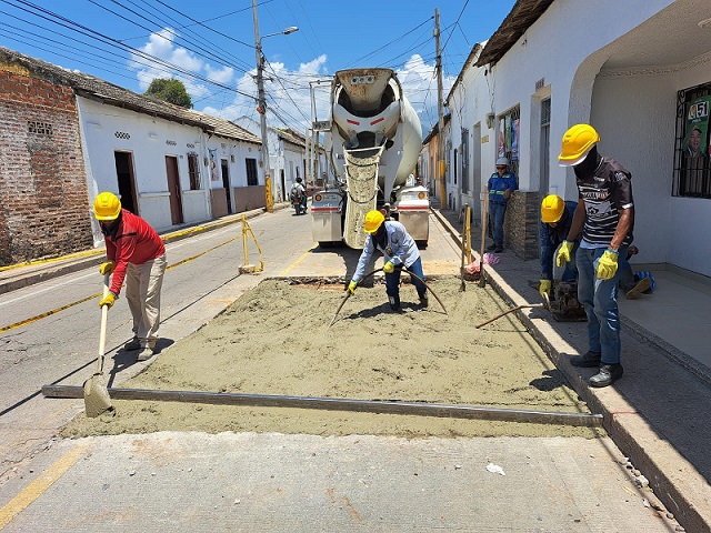 Gobierno de Mello Castro reanuda obras de reparcheo en vías urbanas de Valledupar