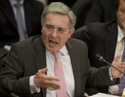 Ministerio de Defensa ordena investigar amenazas contra el ex presidente Uribe
