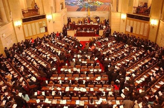 Uribismo avanza en proyecto para convocar una asamblea constituyente