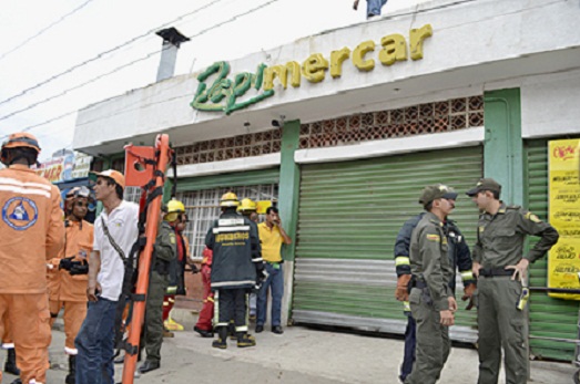 Tres muertos y once heridos por petardo en mercado de Santa Marta