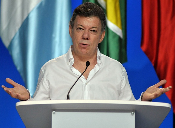 La imagen positiva del presidente Juan Manuel Santos cae al 44 por ciento