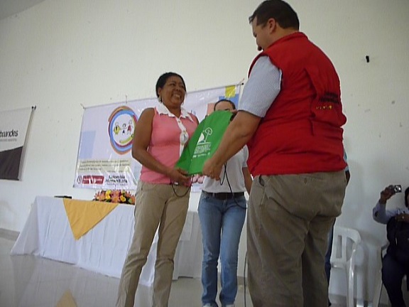 Carboandes y Colombia Humanitaria inspeccionaron ayudas a damnificados de ola invernal 2010-2011