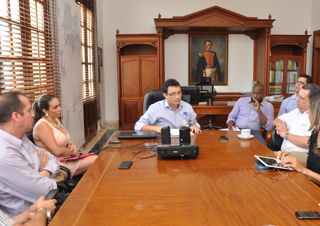 Alcalde de Santa Marta Carlos Caicedo socializa agenda de proyectos del gobierno distrital