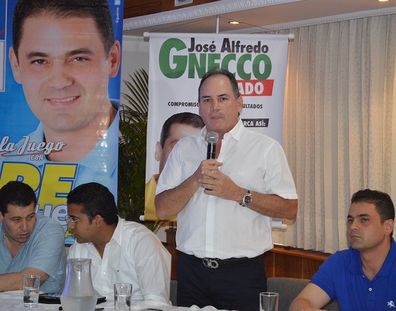 Franco Ovalle propone construir 15 mil viviendas en su programa de gobierno para el Cesar