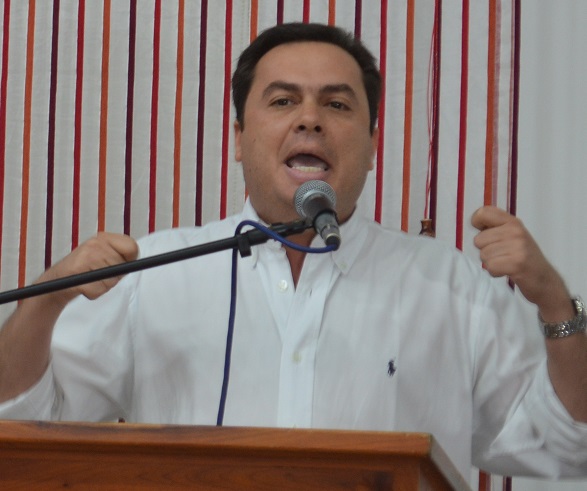 Senador Farud Urrutia comprometido contra el abigeato