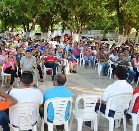 John Valle recorre sectores populares de Valledupar presentando su programa de gobierno