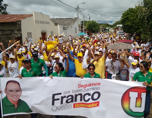 Mujeres de Gamarra (Cesar) salen a las calles para apoyar a Franco Ovalle