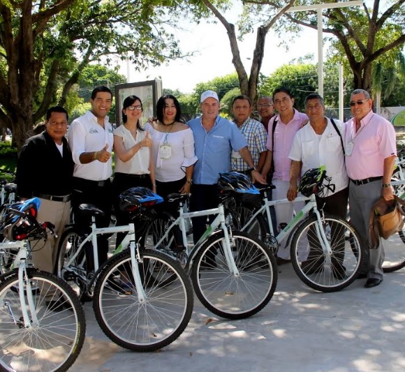 Gobernador Franco Ovalle protocoliza con rectores la entrega de 1.200 bicicletas para estudiantes del Cesar