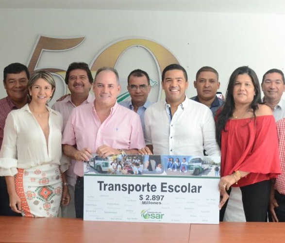 Gobernador Francisco Ovalle firma con alcaldes convenio para el servicio de Transporte Escolar