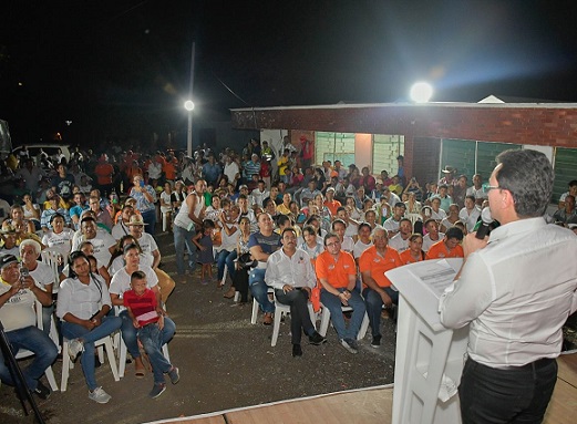 Gobernador pone en marcha pavimentación de vías en municipios del Magdalena