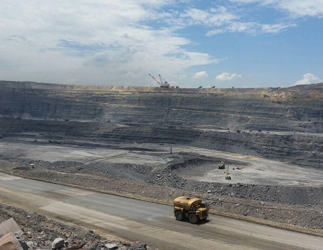 Gobernador Monsalvo requiere a empresas mineras para contraten con personas y empresas de la región