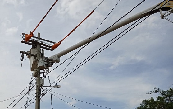 Electricaribe instala nuevas redes y postes en el municipio de Curumaní – Cesar