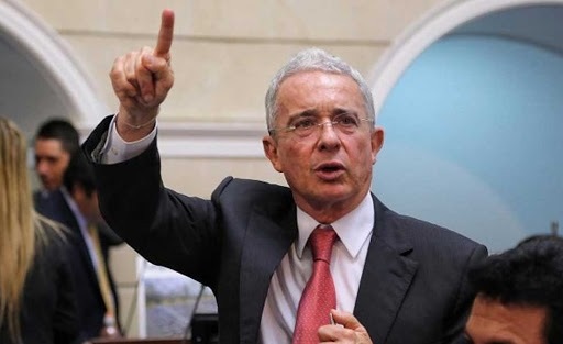 Expresidente Álvaro Uribe, renunció a su curul en Senado de la República