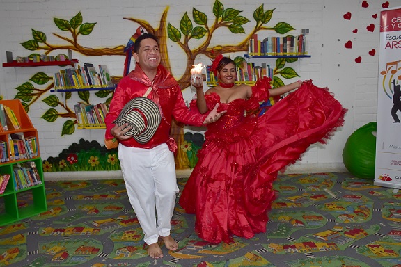Comfacesar realiza Iv Festival Intercolegial de Danzas Folclóricas del Caribe en parejas