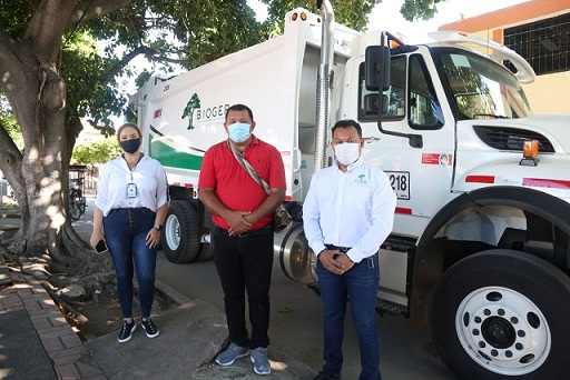 Para fortalecer recolección de residuos, Gobierno del Cesar entrega camión compactador a El Copey
