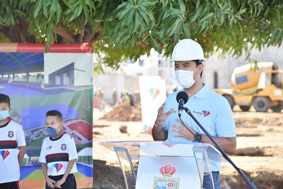 Alcalde Mello Castro dio inicio a construcción de polideportivo en Nuevo Amanecer en Valledupar