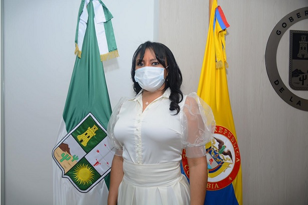 Rosmira Peralta es la nueva secretaria de educación de la Guajira