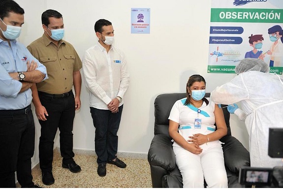 Primeras vacunas en Cesar, un reconocimiento al personal de la salud que le ha puesto el pecho a la pandemia: Gobernador Monsalvo