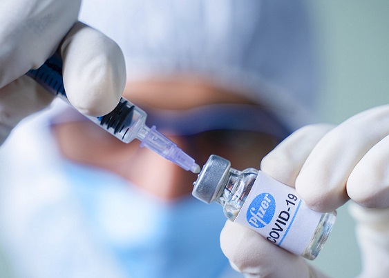 Colombia recibió este miércoles nuevo lote de 100.620 vacunas de Pfizer