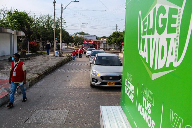 Con perifoneo en 60 barrios, fortalecimiento sanitario y vacunación, Barranquilla enfrenta el COVID-19