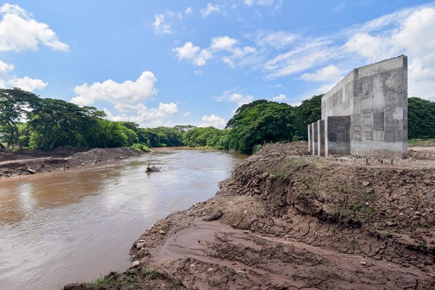 Con la construcción del puente vehicular sobre el río Cesar, vía Aguas Blancas – Codazzi avanza en 85 %