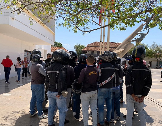 Mototaxistas de Valledupar protesta por posibles restricciones en horarios ante incremento de la inseguridad