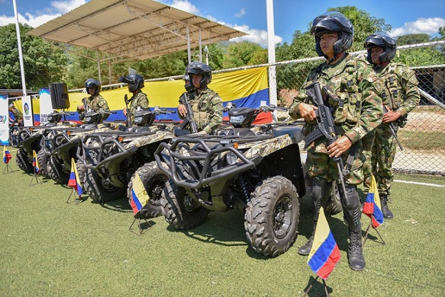 Gobierno del Cesar entregó cuatrimotos al Ejército para patrullar zona rural de Pueblo Bello