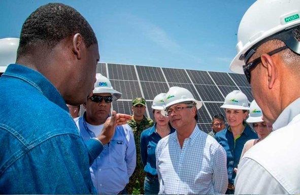 Granja solar de San Fernando, en el Meta, debe ser ejemplo para acelerar la transición energética: Presidente Petro