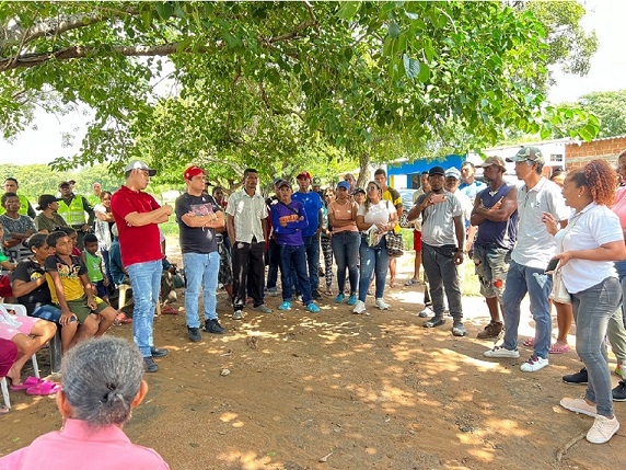 “Necesitamos una solución urgente para la comunidad de Aguas Blancas”: congresista Carlos Felipe Quintero