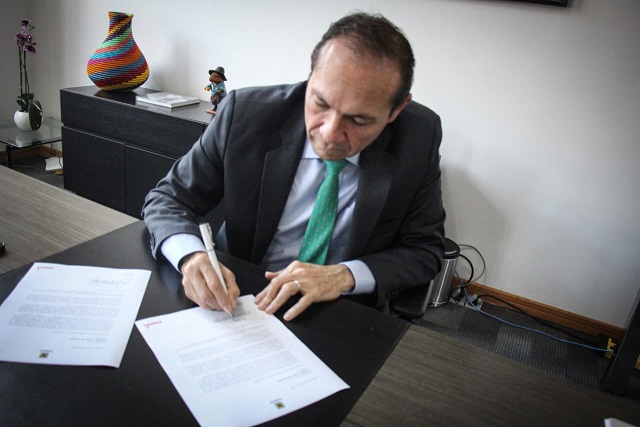 Sanguino renuncia a su cargo en la alcaldía de Bogotá para liderar proyecto politico a la gobernación del Cesar
