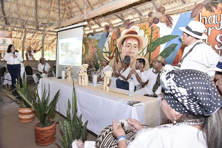 Alcalde Mello Castro, Ministerio de Educación y Findeter, firman para remodelar 13 instituciones educativas del territorio kankuamo