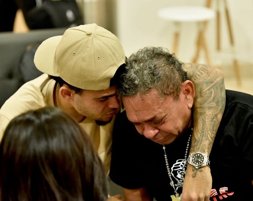 Emotivo encuentro de Luis Díaz con su padre, quien estuvo secuestrado 12 días por la guerral del Eln