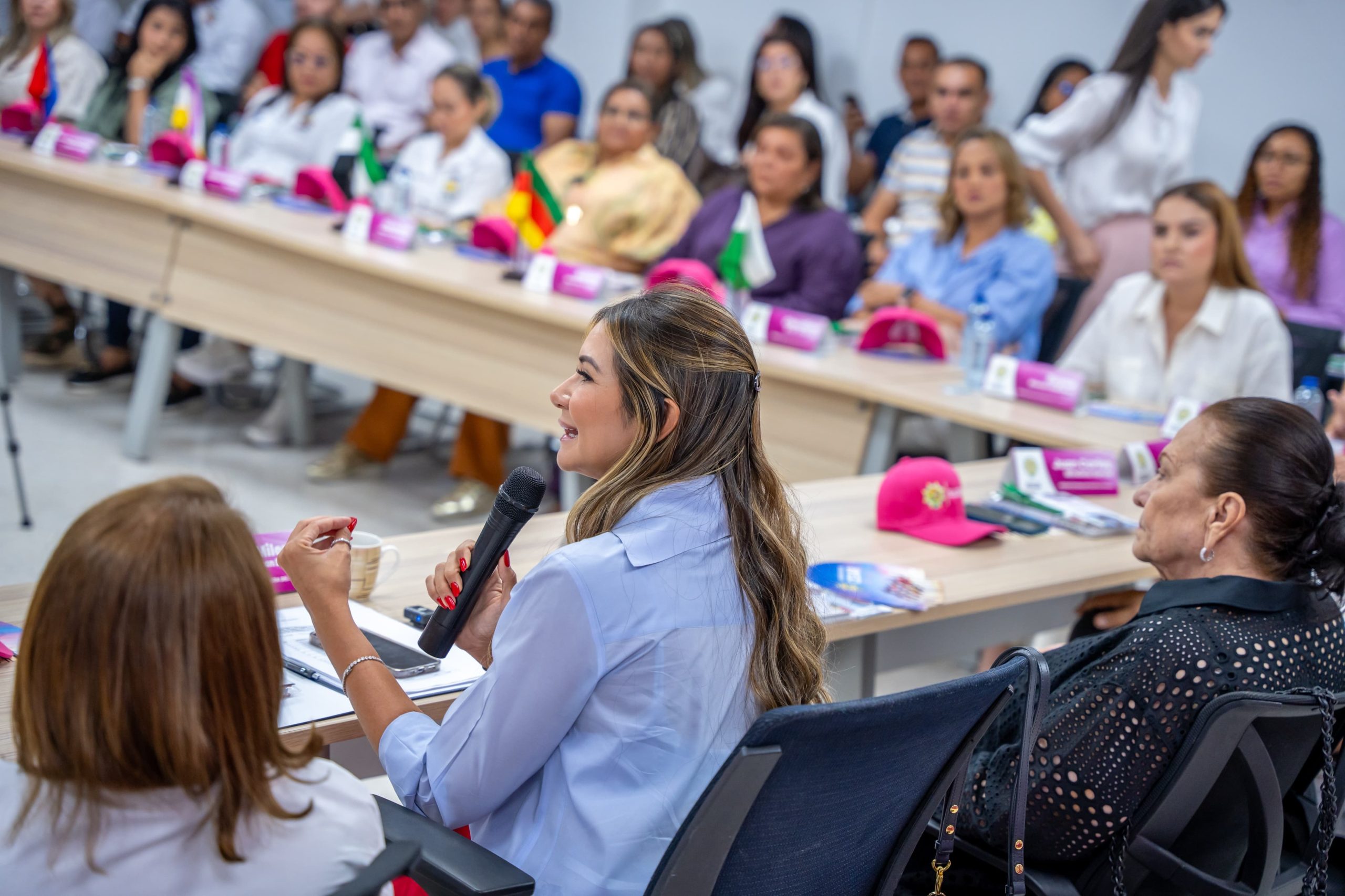 En encuentro con primeras gestoras del Cesar, gobernadora Elvia Milena Sanjuan ratificó que programa de Adulto Mayor tendrá 15.000 beneficiarios